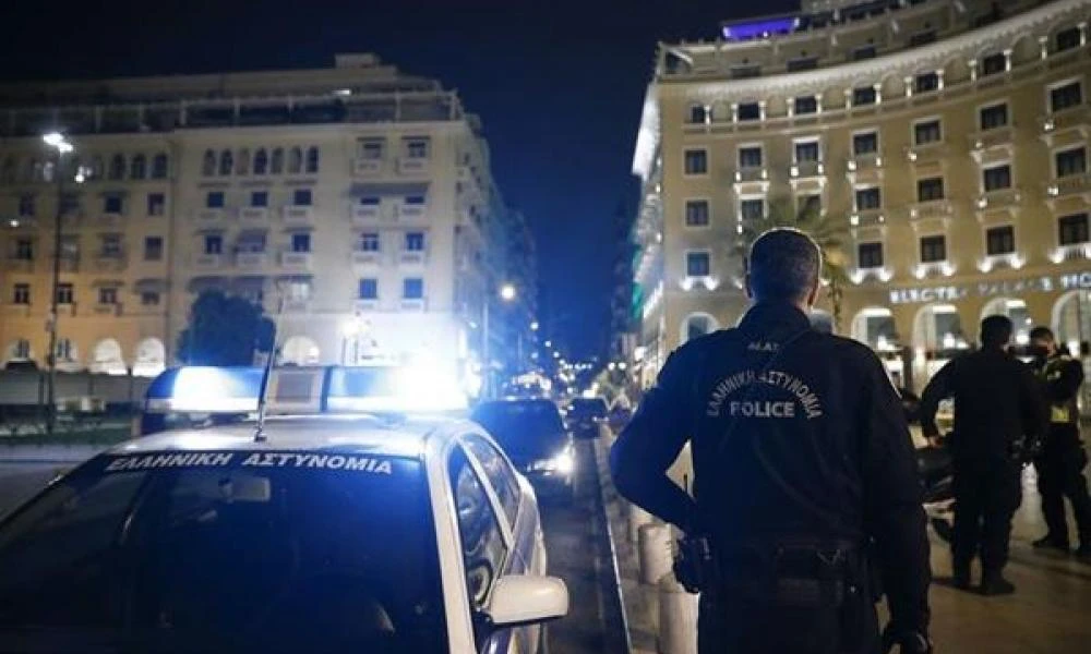 Θεσσαλονίκη: "Αγώνας ζωής" από την ΕΛ.ΑΣ για βρέφος 16μηνών-Έφτασε στο νοσοκομείο σε 20 λεπτά